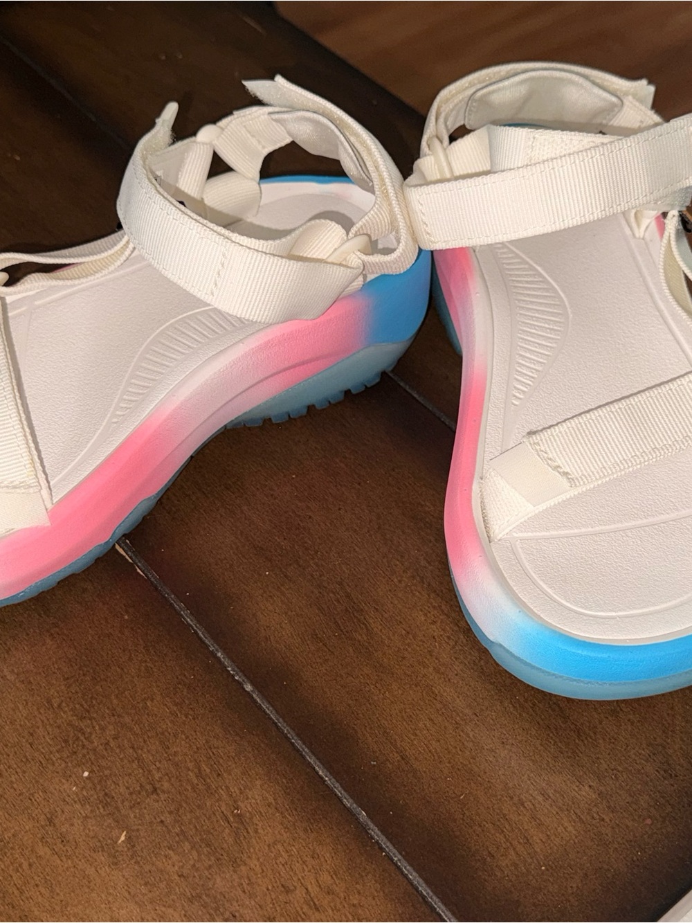 Teva Hurricane XLT2 Ampsole Brite White Pink Blue Ombré Sandles Woman size 7